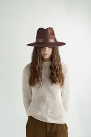 kapelusz-damski-brazowy-z-ciemna-tasma-styl-boho-jesienna-elegancja