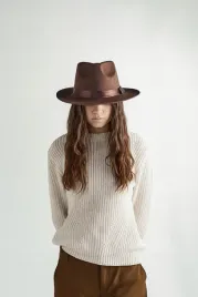 elegancki-kapelusz-damski-fedora-brazowy-filcowy-z-szerokim-rondem