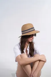 pleciony-kapelusz-typu-fedora-slomkowy-kapelusz-damski-z-szerokim-rondem