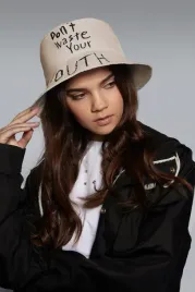 kapelusz-typu-bucket-hat-z-napisem-damska-czapka-panama