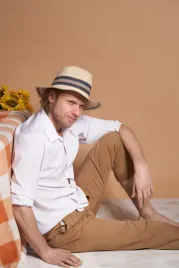 pleciony-kapelusz-typu-fedora-slomkowy-kapelusz-meski-z-szerokim-rondem