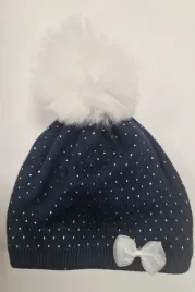 dziewczeca-czapka-z-cekinami-i-pomponem-bialym-granatowa