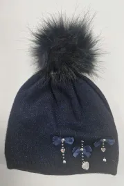 dziewczeca-czapka-z-kokardkami-i-pomponem