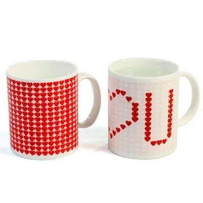 magiczny-kubek-ceramiczny-serduszka-stan-nowy