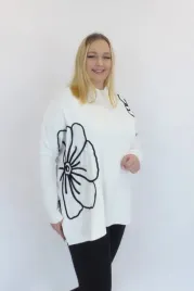bialy-oversizowy-sweter-damski-w-kwiaty-ze-stojka-uni