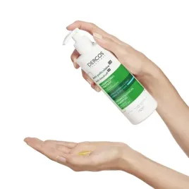 szampon-przeciwlupiezowy-do-wlosow-przetluszczajacych-vichy-dercos-390-ml
