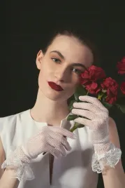 biale-rekawiczki-siateczkowe-z-koronka-retro-pin-up-burleska