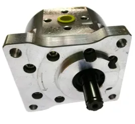 pompa-hydrauliczna-podnosnika-lewa-wzmocniona-6-frezow-wladimirec-t-25