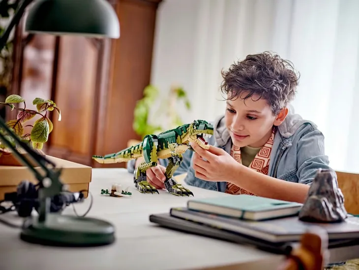 lego-creator-tyranozaur