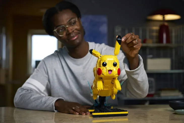 lego-pikachu-i-pokeball