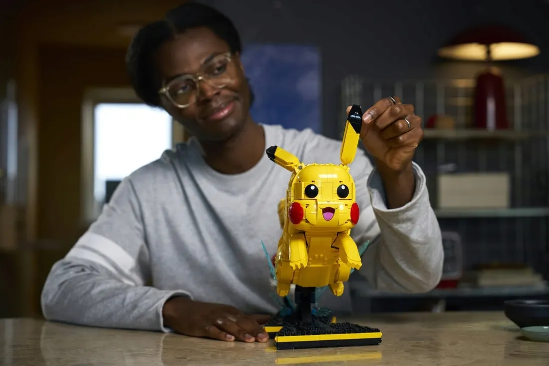 lego-pikachu-i-pokeball