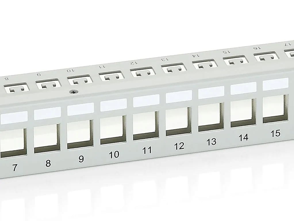 equip-767124-panel-krosowniczy-1u