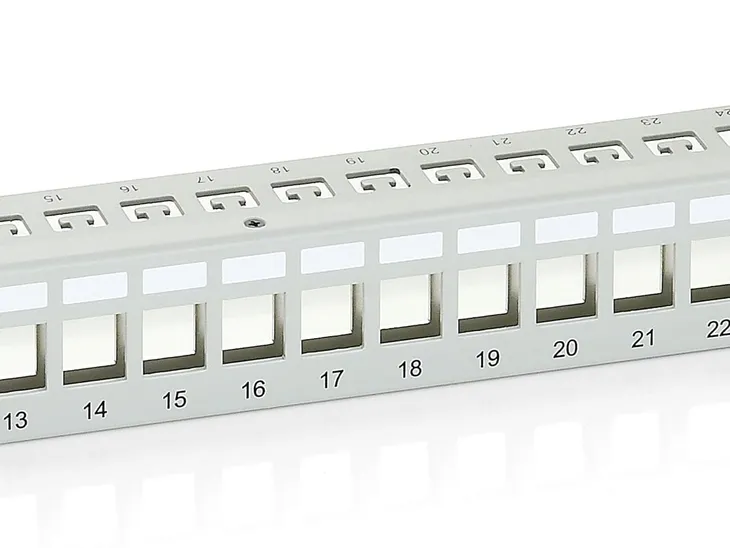 equip-767124-panel-krosowniczy-1u
