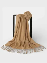 elegancki-szalik-200-70-cm-w-kolorze-camel-damski-miekki-i-stylowy