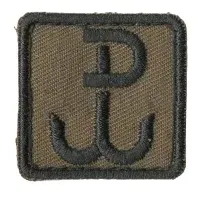 polska-walczaca-znak-pw-30x30-mm-kamuflaz-oliw-brown-naszywka-haft-rzep