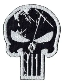punisher-naszywka-czarna-kontur-bialy-rzep