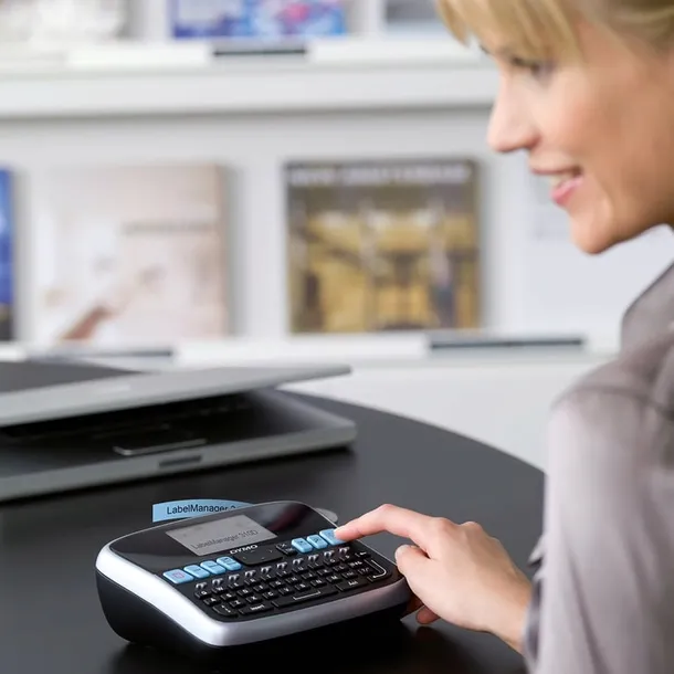 dymo-labelmanager-tm-210d-qwertz-kitcase