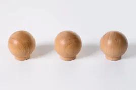 uchwyt-meblowy-galka-kulka-drewno-buk-lakier-3-szt-taniej