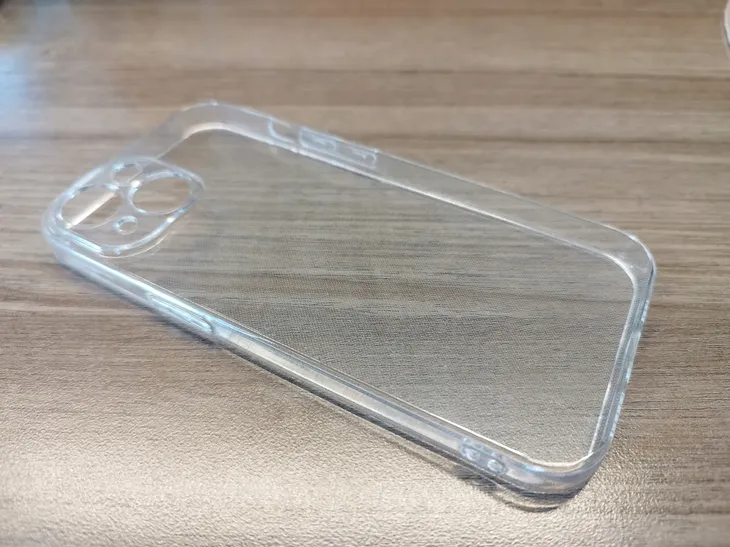 etui-silikonowe-bezbarwne-do-apple-iphone-15-kolor-bezbarwny