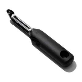 obieraczka-zabkowana-prosta-czarna-good-grip-oxo