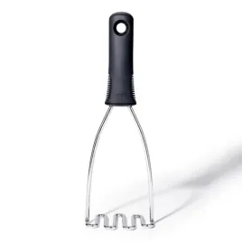 tluczek-stalowy-do-ziemniakow-good-grips-oxo
