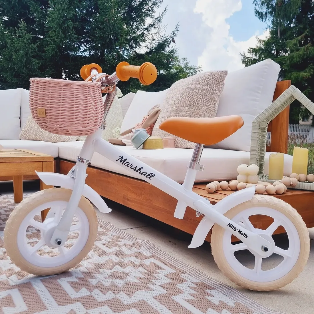 wiklinowy-koszyk-na-rower-biegowy-rozowym-na-paski-dumpy-mini-stan-nowy