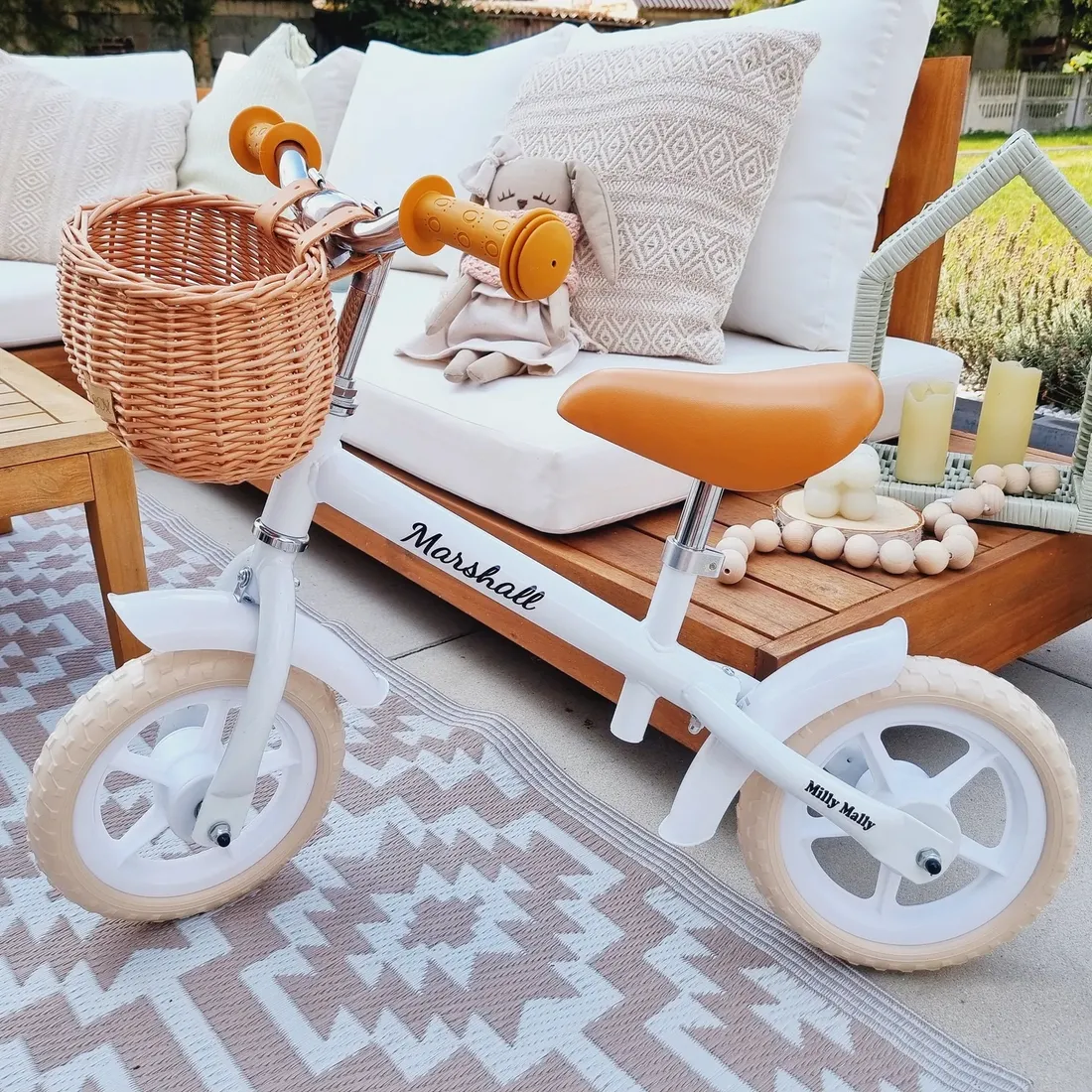 wiklinowy-koszyk-na-rower-biegowy-naturalny-na-paski-dumpy-mini