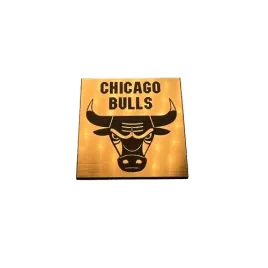 chicago-bulls-40x40mm-srebrny-emblemat-naklejka-logo-tabliczka-zamiennik