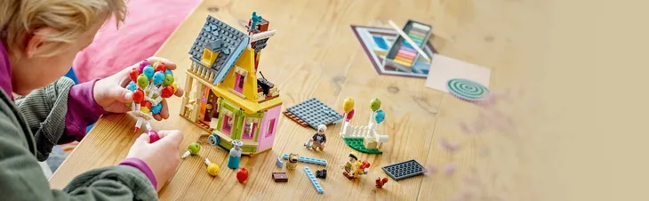 lego-disney-dom-z-bajki-odlot