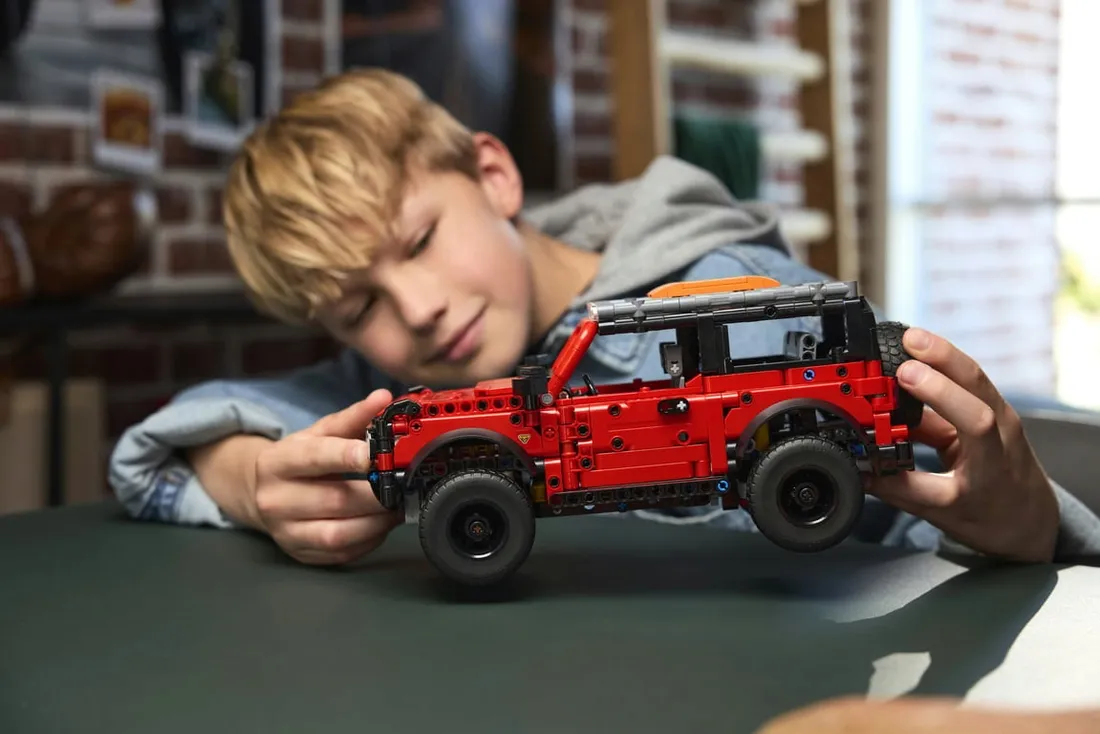 lego-technic-suv-ford-broncor