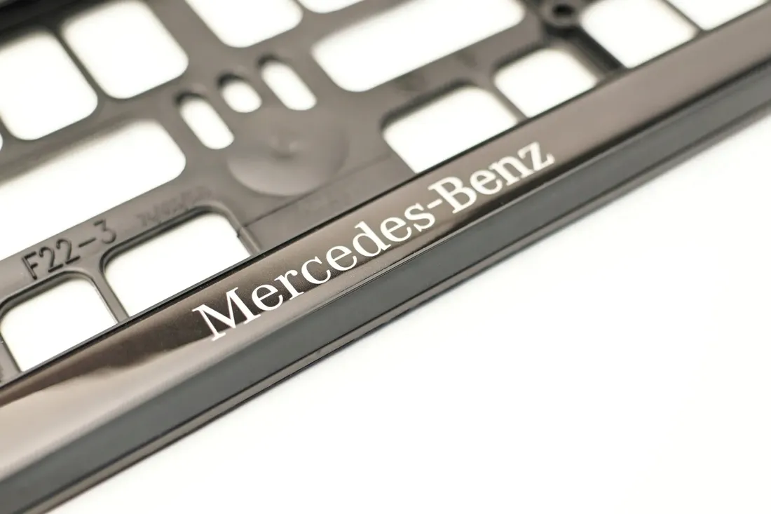 2-x-ramka-tablicy-mercedes-zel-stan-nowy