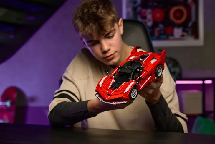 lego-technic-ferrari-fxx-k
