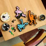lego-art-keith-haring-tanczace-postacie
