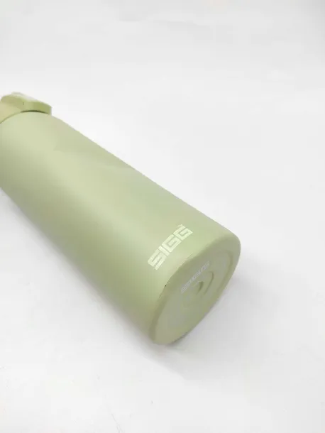 termos-sigg-shield-one-075-l-zielony-stan-powystawowy-marka-sigg