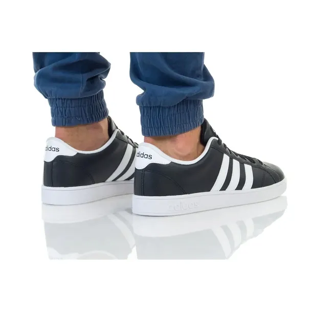 baseline-kod-producenta-aw4617-rozmiar-44-2-3