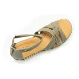 clara-rae-marka-clarks