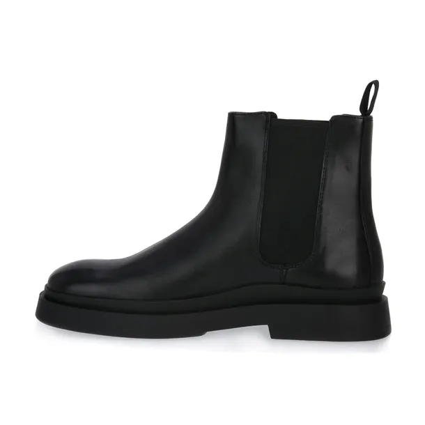 mike-cow-leather-black-marka-vagabond