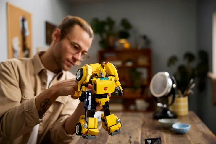 lego-icons-bumblebee
