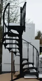 schody-krecone-fi-172-m-wzor-nr-1-1-tralka-na-stopniu