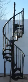 schody-krecone-fi-100-m-wzor-nr-2-2-tralki-na-stopniu