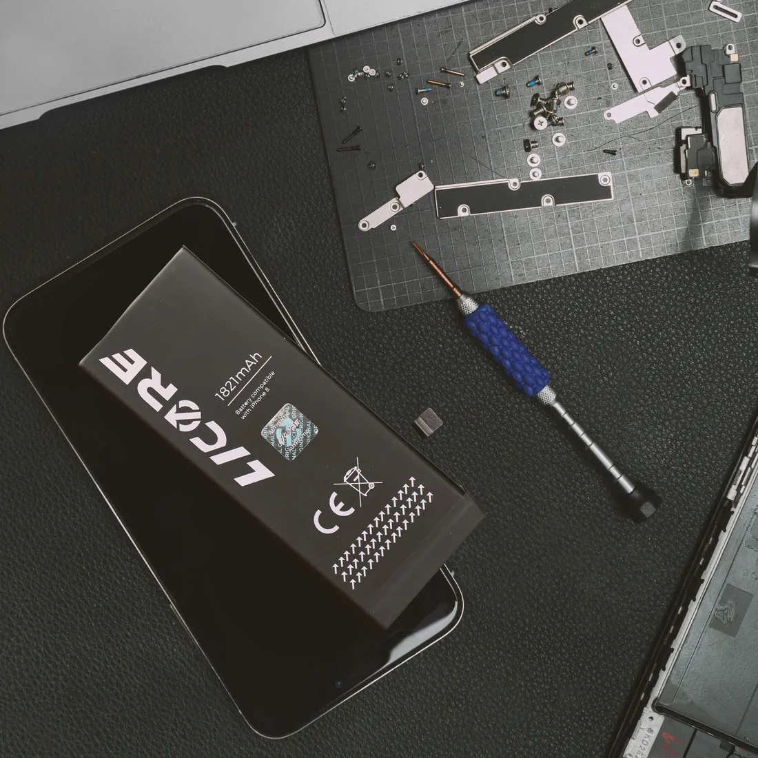 licore-bateria-do-iphone-14-3279-mah