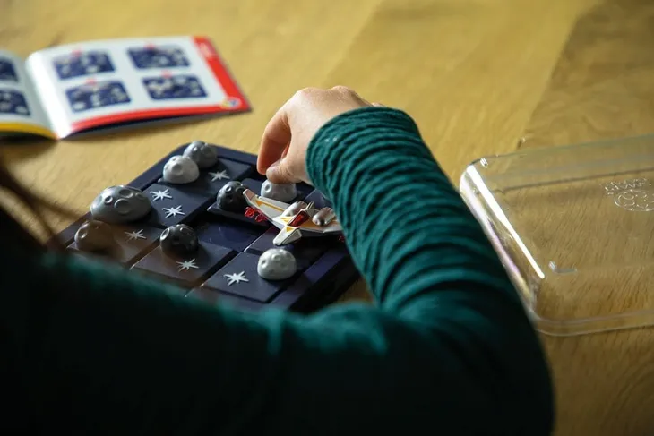 smartgames-asteroid-escape