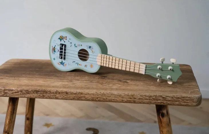gitara-akustyczna-dla-dzieci-dantoy-bohater-brak