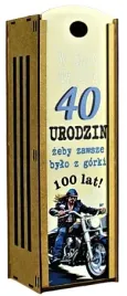 skrzynka-na-wino-na-urodziny-dla-mezczyzny-18-30-40-50-60-zawieszka-gratis