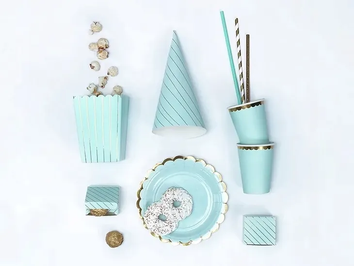 pudelka-na-popcorn-paski-niebieski-marka-party-deco