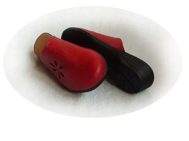 skorzane-czerwone-klapki-tegosc-h-37-plec-produkt-damski