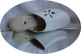 skorzane-biale-klapki-tegosc-h-38-kod-producenta-1027010359