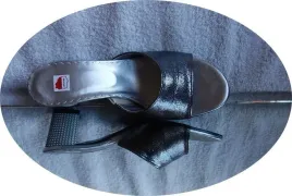klapki-na-szeroka-stope-podbicie-tegosc-h-nr-40