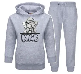 dres-dzieciecy-kaws-producent