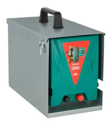 elektryzator-akumulatorowy-savanne-2000-dla-koni-bydla-owiec-i-koz-32j-ako